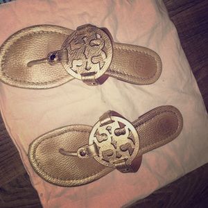 Authentic gold tori miller Burch sandal S 6/half